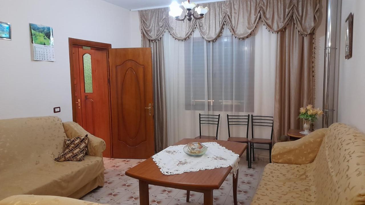 Appartamento Perondi Berat Kuçovë Esterno foto