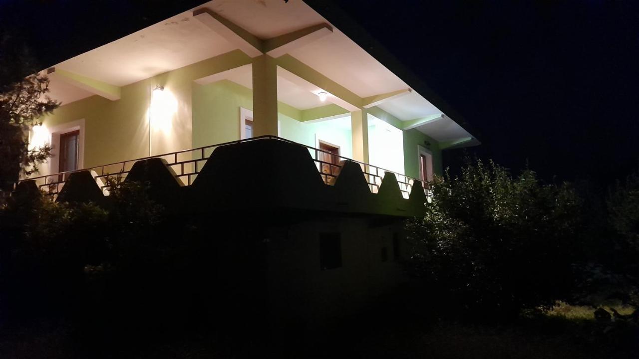 Appartamento Perondi Berat Kuçovë Esterno foto