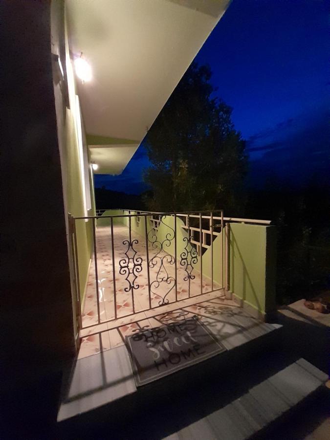 Appartamento Perondi Berat Kuçovë Esterno foto