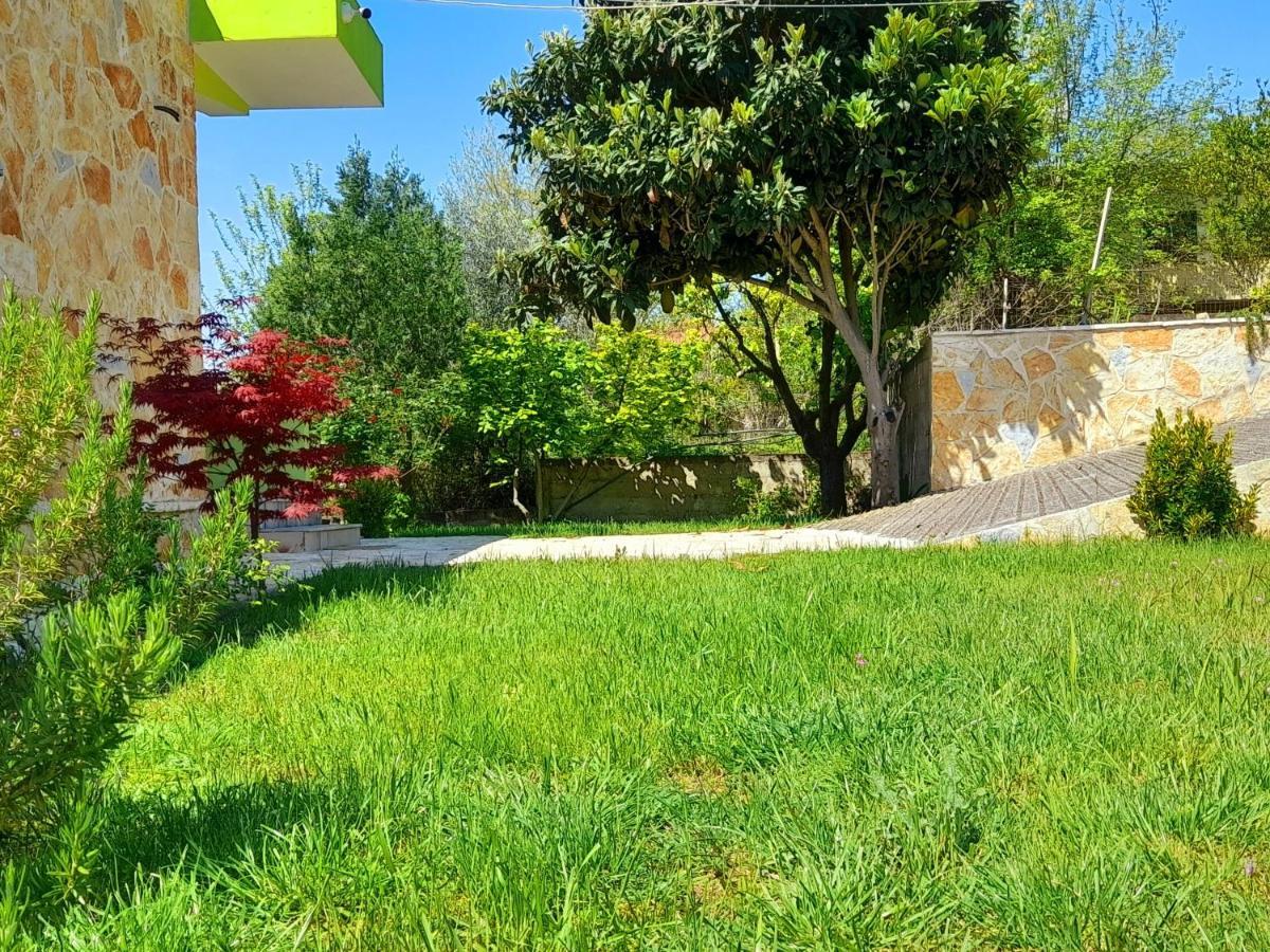 Appartamento Perondi Berat Kuçovë Esterno foto