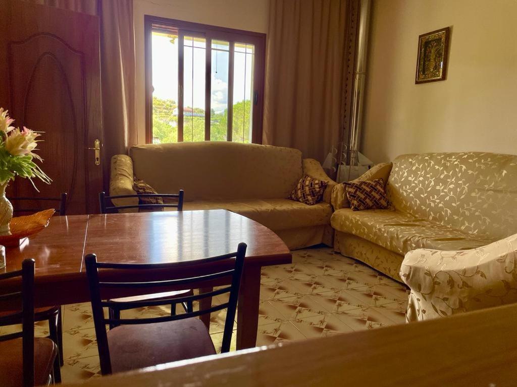 Appartamento Perondi Berat Kuçovë Esterno foto